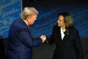 美國大選，提前投票開始！特朗普、哈里斯又“撕”起來了，啥情況？