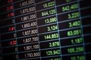 如何通過期貨市場的數(shù)據(jù)分析獲得成功？