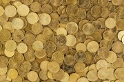如何理解延期補償黃金的機制？這種機制對投資決策有何影響？