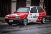 新手如何正確貼假車牌？這種操作對駕駛安全有哪些潛在風險？