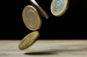 市場波動中如何把握貴金屬投資機會？這些機會如何進行風險管理？