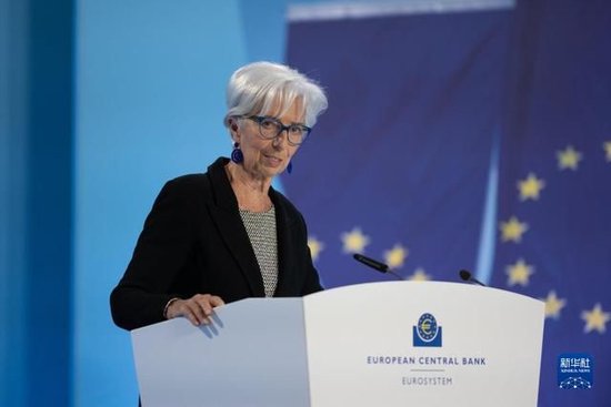 外盤頭條：評級機構憂心美國等國債務狀況 特斯拉賣空者2天損失35億美元 比特幣跌至兩個月低點