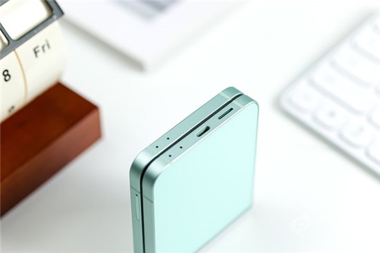 首款驍龍8 Gen3小折疊 三星Galaxy Z Flip6手機(jī)評測